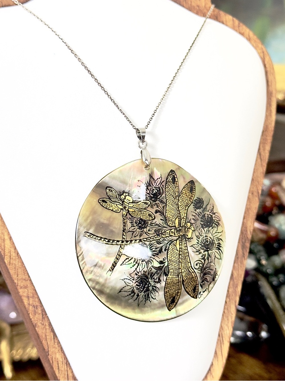Vtg Signed Russian Lacquer Mother of Pearl Hand-Painted Dragonfly Pendant 18KGP